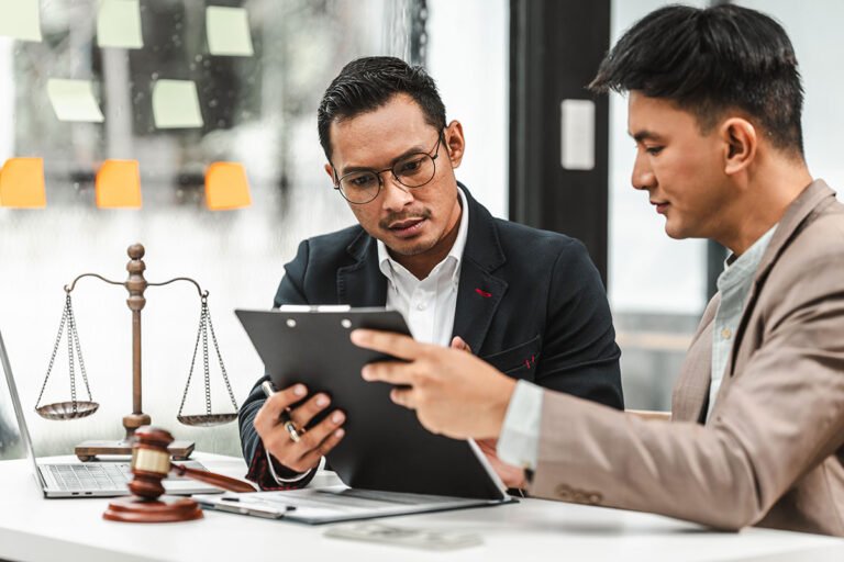 7 Essential Tips for Choosing the Right Lawyer in India
